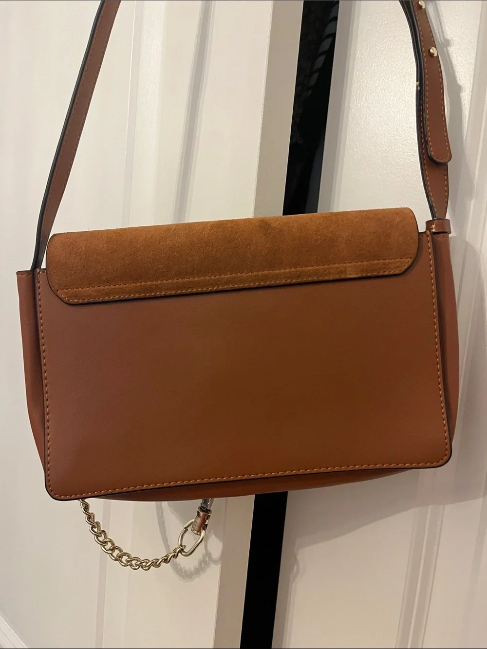 ❤️ 6 for 20 ❤️Brown shoulder purse with gold ring and trim